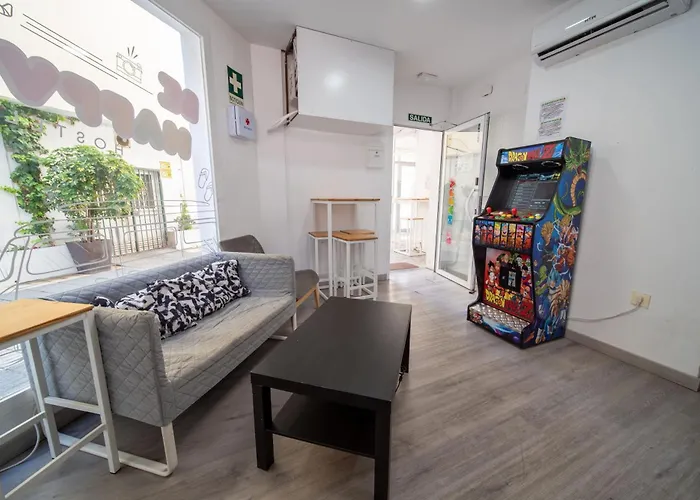 Be Happy - En El Centro De * Нерха