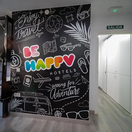 Be Happy - En El Centro De Hostel Nerja
