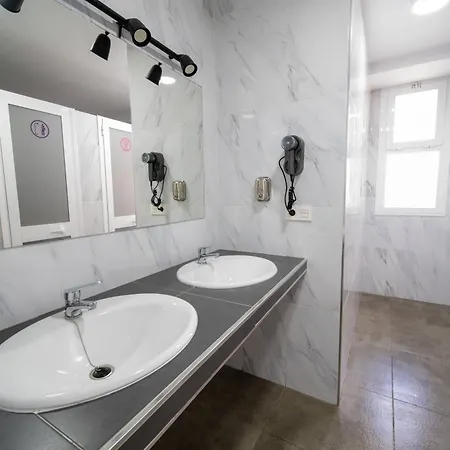 Be Happy - En El Centro De Nerja