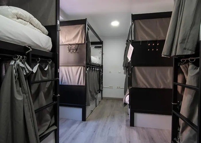 Be Happy - En El Centro De Albergue *