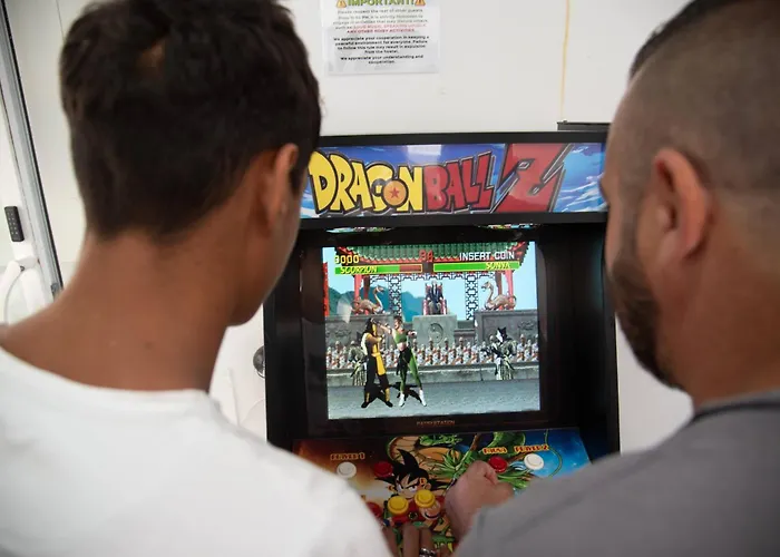 Be Happy - En El Centro De * Nerja