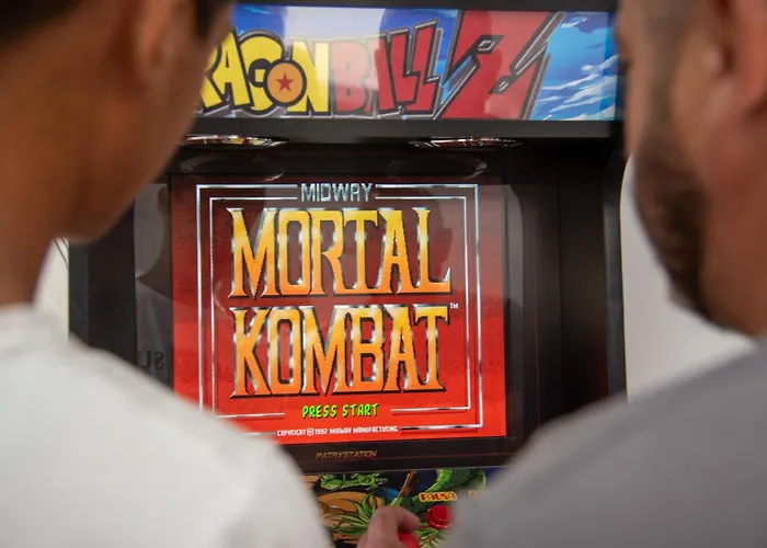 Be Happy - En El Centro De Nerja