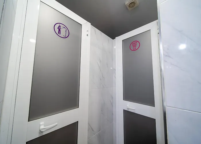 Be Happy - En El Centro De Hostal