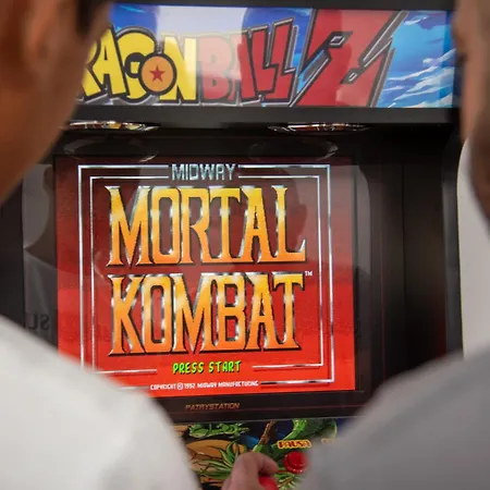 Be Happy - En El Centro De Нерха